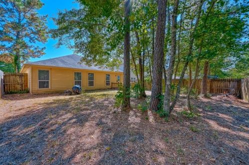 989 Arbor Way, Conroe TX  77303-1784 exterior