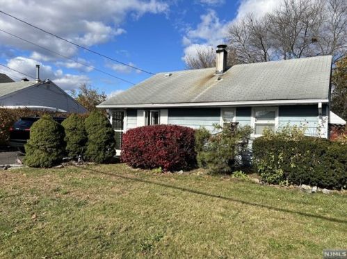 44 Hoffman Ave, Rochelle Park, NJ 07662-3507