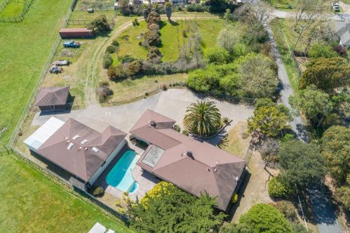 4125 Woodworth Rd, Sebastopol, CA 95472-6346