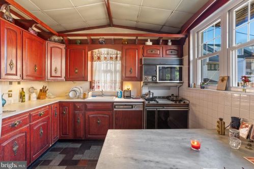 4541 Larchwood Ave, Philadelphia PA 19143-1913 exterior