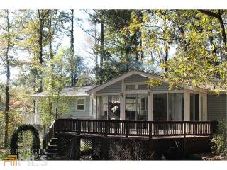5710 Hillview Dr, Oxford, GA 30054-3488