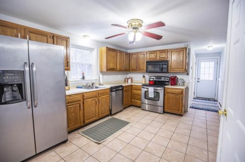 120 Olesen Rd, Derry, NH 03038-4820