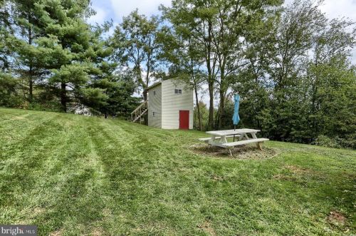 175 Church Rd, Carlisle PA  17015-9360 exterior