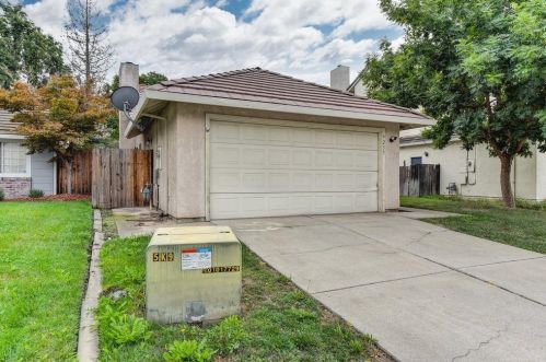 9235 Glenayle Pl, Elk Grove, CA 95758-6584