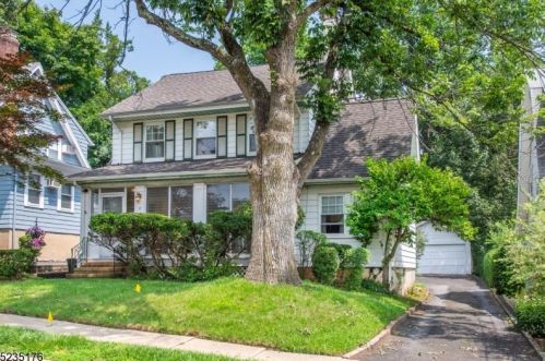 17 Helen Ave, Town Center, NJ 07052-3706