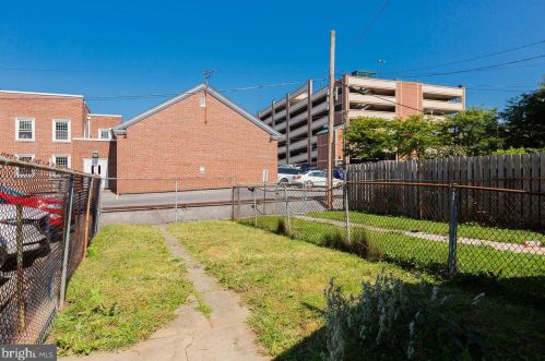 121 Vine St, Lancaster PA  17602-3517 exterior