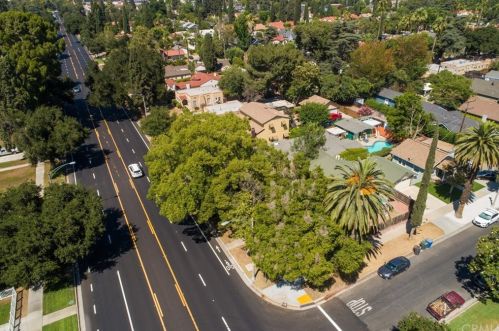 5292 Magnolia Ave, Riverside CA  92506-1248 exterior