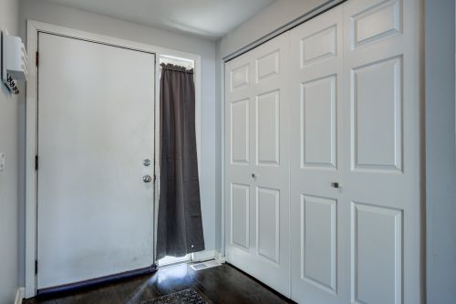 552 Alton Ct, Carol Stream IL  60188-9212 exterior