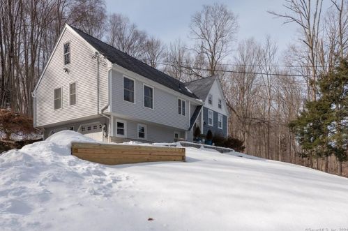 146 Main St, East Hampton, CT 06424-1123