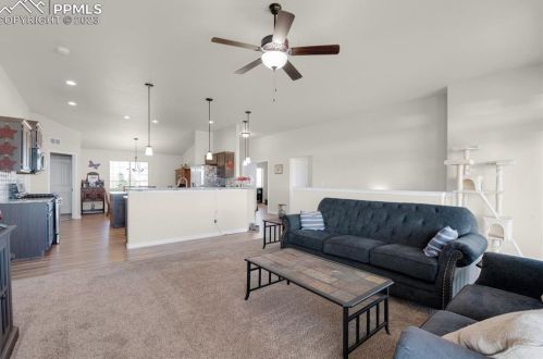 371 Desert Cove Dr, Pueblo CO  81007-2500 exterior