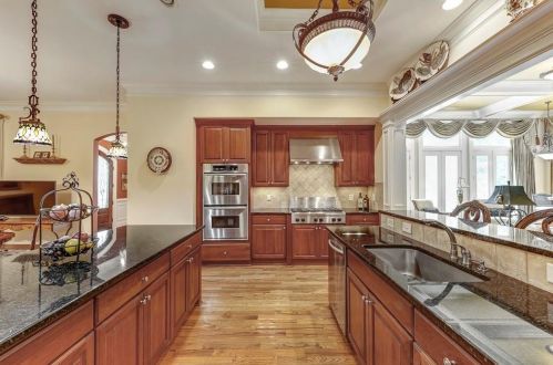 1750 High Trl, Atlanta GA  30339-5617 exterior
