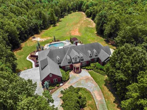 2300 The Orchard Rd, Clarkesville, GA 30523-0022