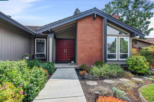 3032 Shetland Dr, Concord, CA 94523-1617