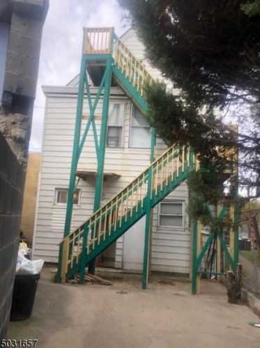 71 14th St, Paterson, NJ 07506-3762