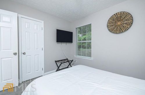 5217 Kirk Dr, Atlanta GA  30349-5882 exterior