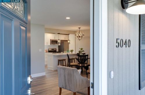 5040 Kenmore Dr, Concord CA  94521-3036 exterior