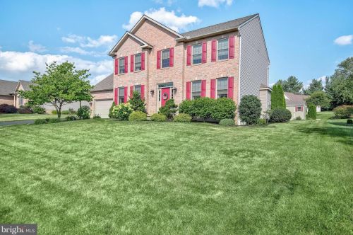 1510 Greenmeadow Dr, York, PA 17408-8535