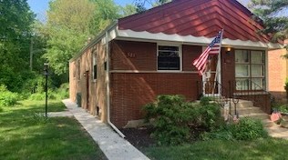 131 141st St, Chicago, IL 60827-2204