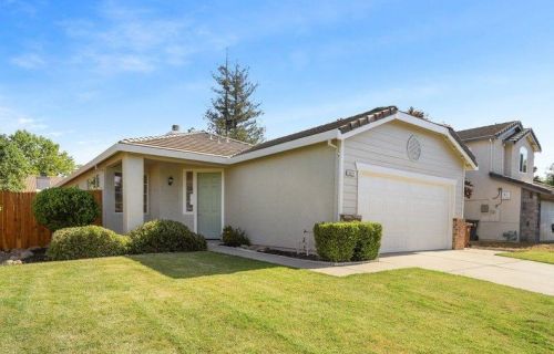 5121 Lake Pleasant Dr, Elk Grove, CA 95758-6765