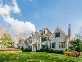 15 Mountain Laurel Dr, Greenwich CT  06831-2741 exterior