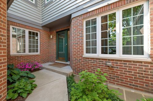 14 Southgate Ct, Willowbrook, IL 60527-6400