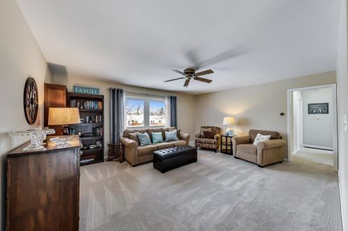533 Forestway Dr, Buffalo Grove, IL 60089-3219