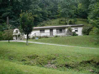 370 Homespun Hills Rd, Boone, NC 28607-8918