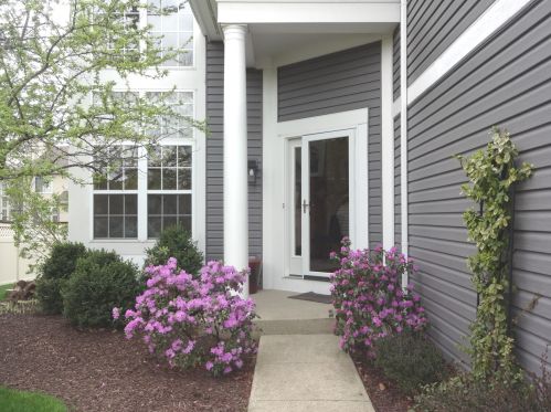 1383 Newcastle Ln, Hanover Park, IL 60103-8934