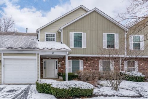 215 Hampshire Ct, Naperville, IL 60565-3285