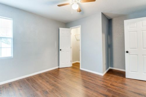 2504 Donalee St, Fort Worth TX  76105-4911 exterior