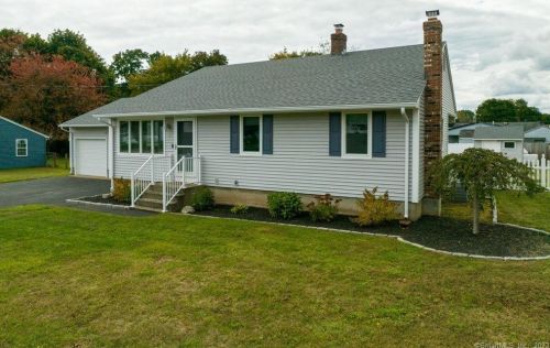 32 Laurel St, Southington CT  06489-1226 exterior