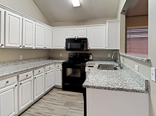 2513 Butterfield Dr, Fort Worth TX  76133-5862 exterior