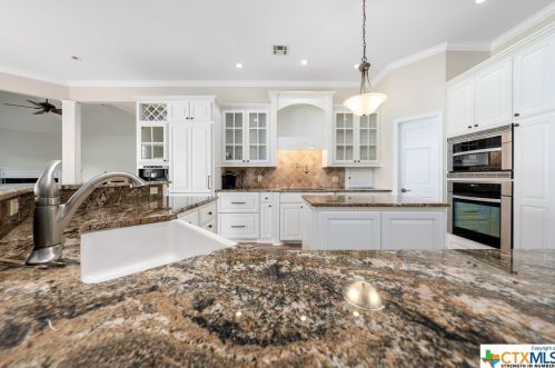 908 Cres Dr, Morgans Point TX 76513-6722 exterior