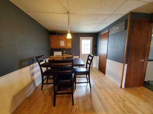 423 Saginaw Dr, Valpo IN 46385-8117 exterior