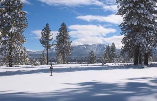 12463 Lookout Loop, Truckee CA  96161-4529 exterior