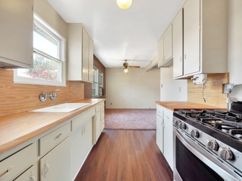 3672 Artesian St, Riverside CA  92503-4125 exterior