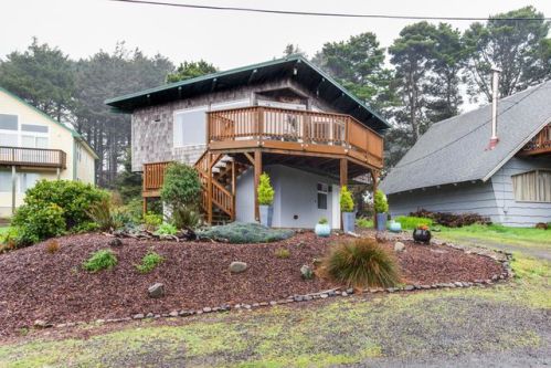 3114 Marine Ave, Kernville, OR 97367-4632