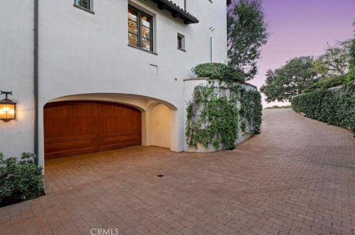 22 Black Falcon, Irvine CA  92603-0420 exterior