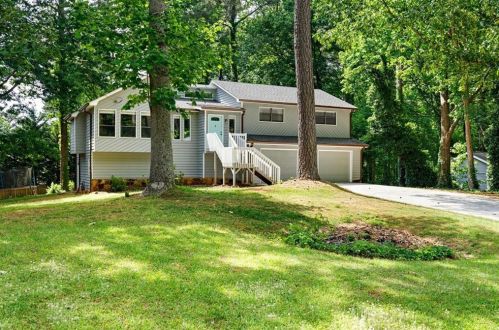 121 Putnam Ferry Rd, Holly Springs, GA 30189-1511