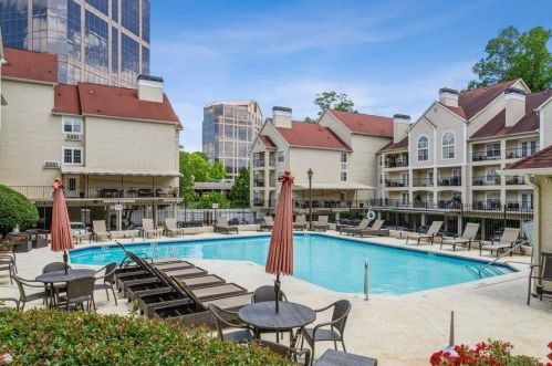 3655 Habersham Rd, Atlanta GA  30305-1142 exterior