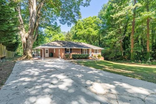 1666 Simpson Dr, Tucker, GA 30084-6709