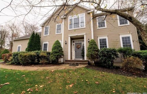 298 Guinevere Rdg, Cheshire, CT 06410-1542