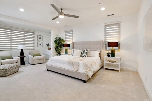 121 Long Fence, Irvine CA  92602-1807 exterior