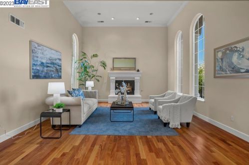 5693 Ellis Ct, Pleasanton, CA 94566-3808