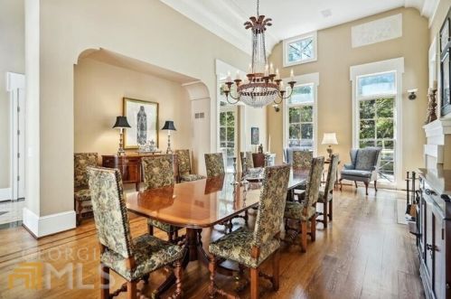 3281 Habersham Rd, Atlanta GA 30305-1170 exterior