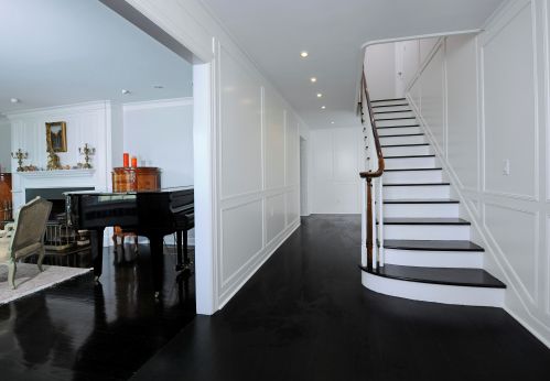 508 Round Hill Rd, Greenwich CT  06831-2641 exterior