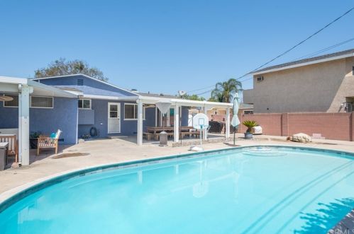 1782 Tiara St, Anaheim, CA 92802-2414