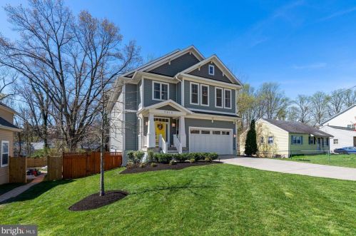 7413 Bethune St, Falls Church, VA 22043-1350