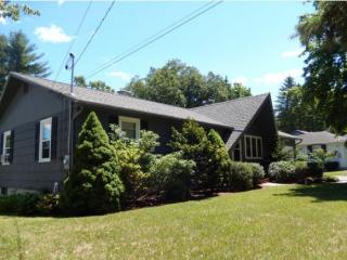 4 Crestview Ter, Nashua, NH 03060-5025