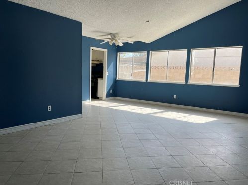44042 Gingham Ave, Lancaster, CA 93535-3737